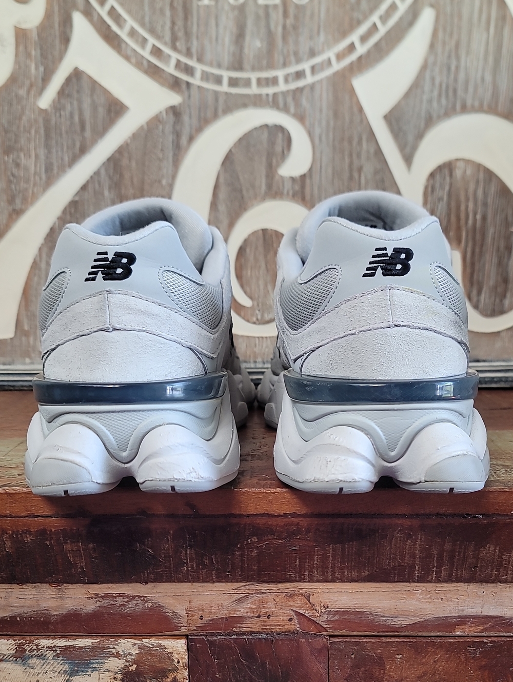New Balance 9060 "Silver Metallic/Grey" Mens 13 Good Condition Fast Shipping - Picture 8 of 16